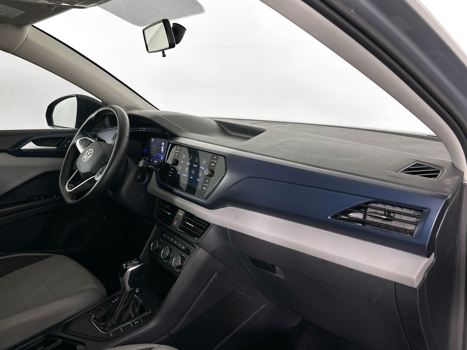 2022 Volkswagen Taos SE photo 21