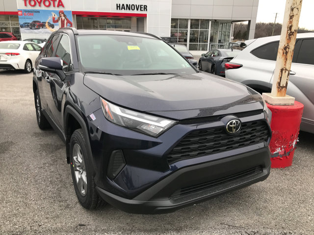 2025 Toyota RAV4 XLE's photo