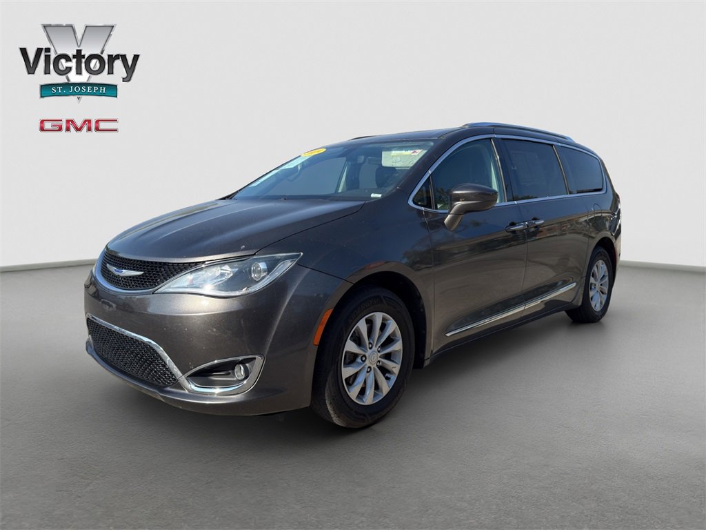 2019 Chrysler Pacifica Touring L photo 4