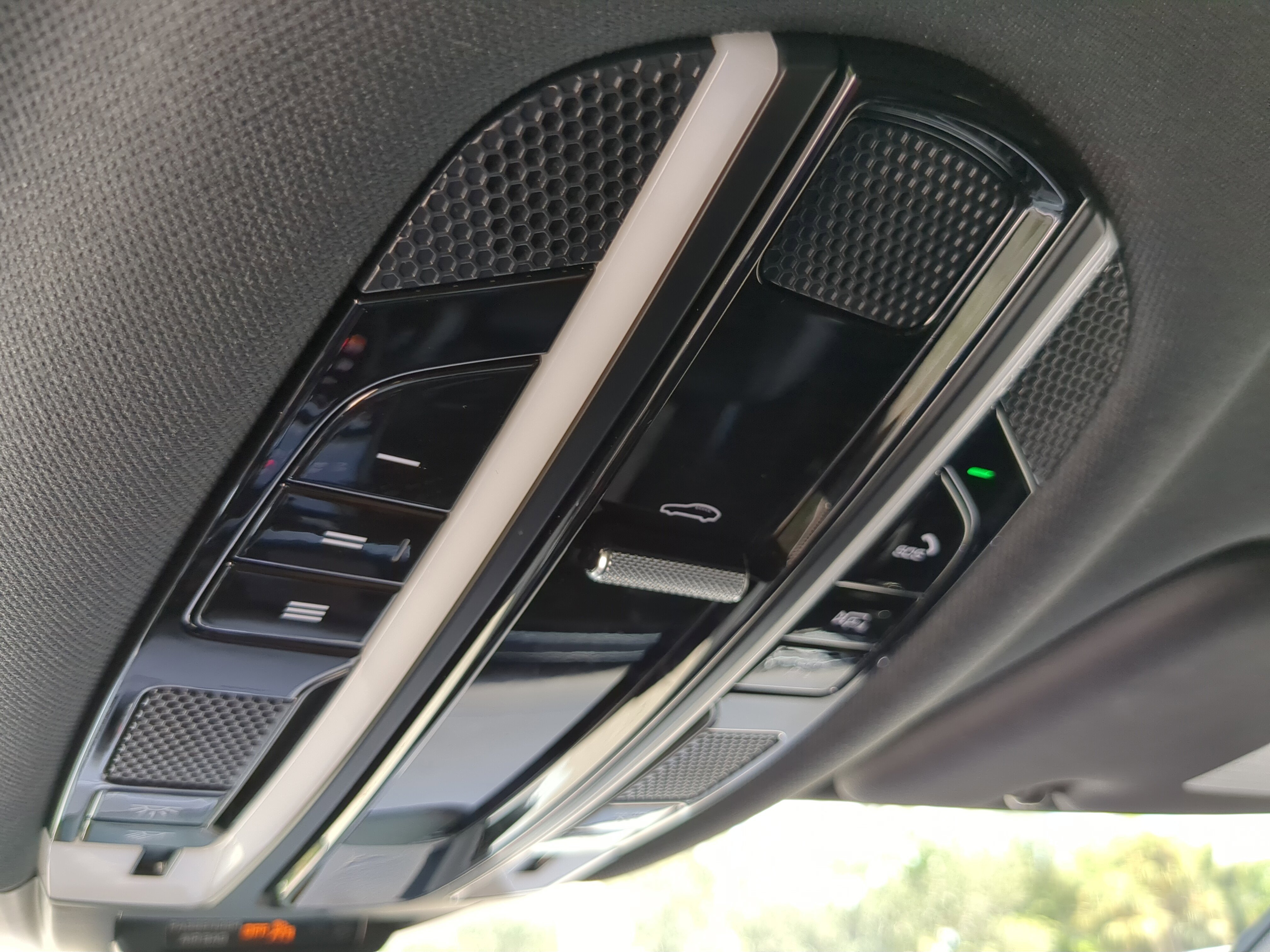 2023 Porsche Cayenne Platinum Edition photo 12