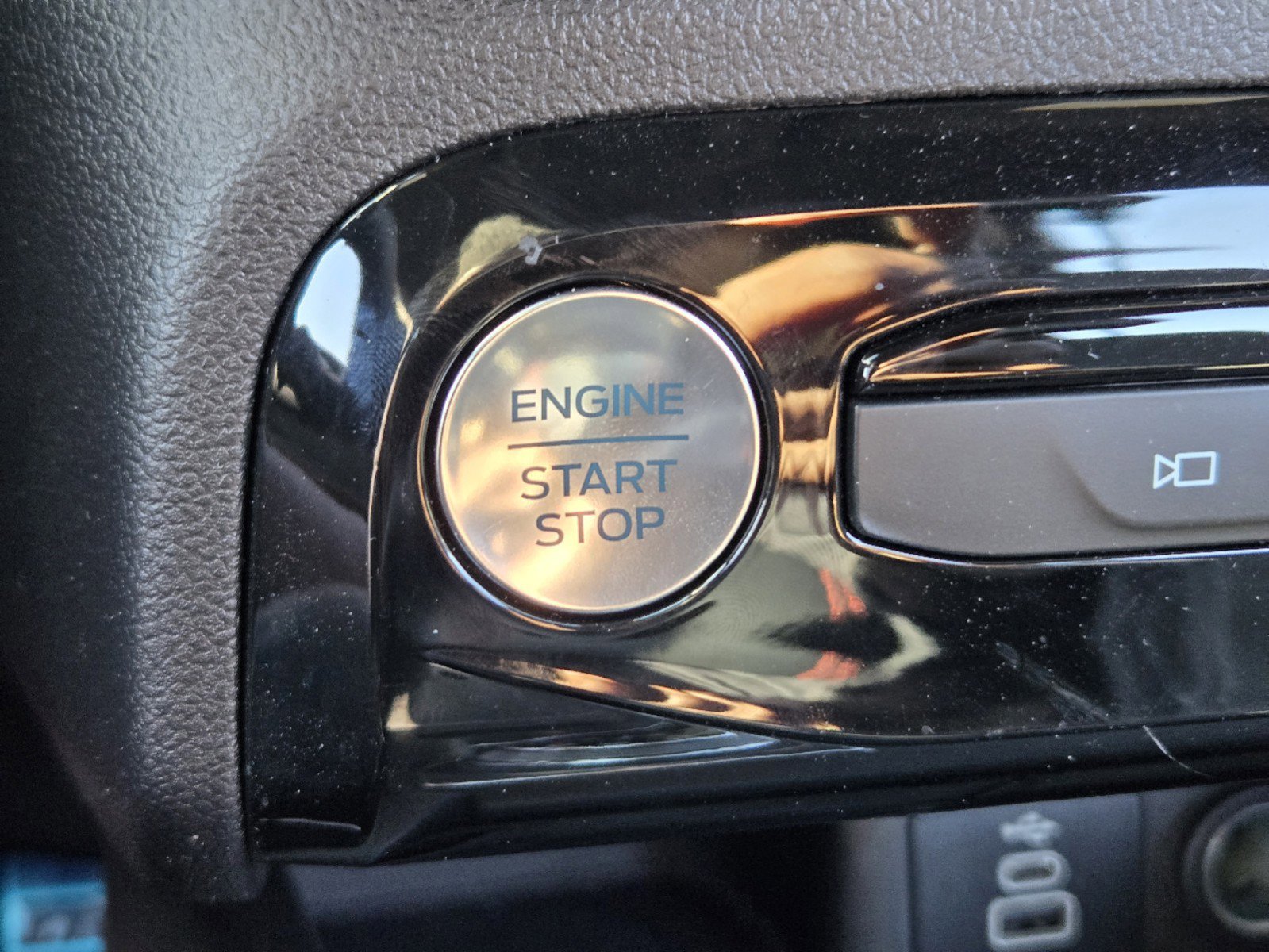 New 2024 Carbonized Gray Metallic Ford ST-Line Select image 15