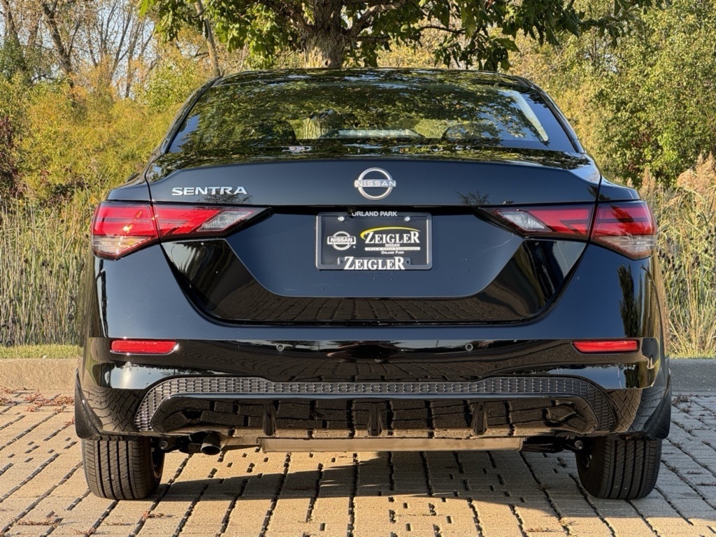 2025 Nissan Sentra S photo 4
