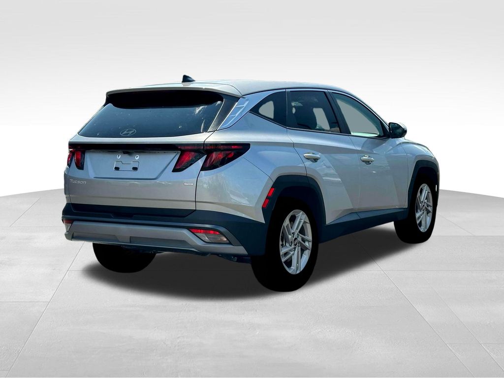 2025 Hyundai Tucson SE photo 8