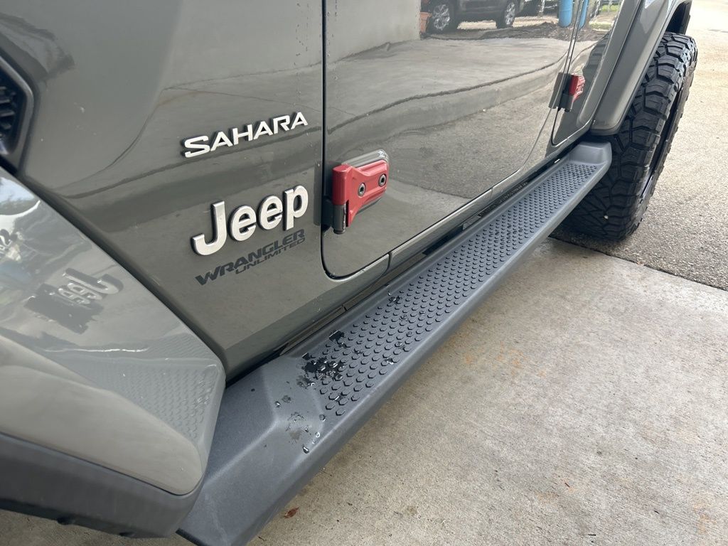 2021 Jeep Wrangler Unlimited Sahara photo 15