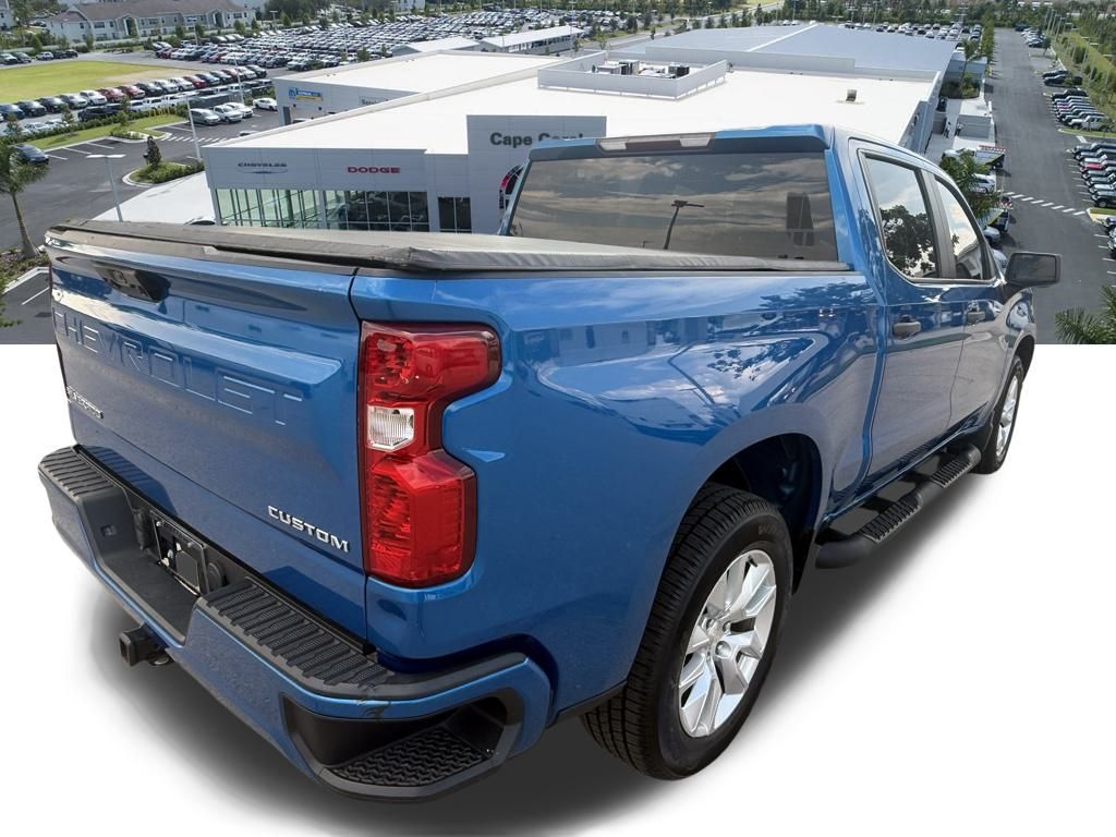 2023 Chevrolet Silverado 1500 Custom photo 4