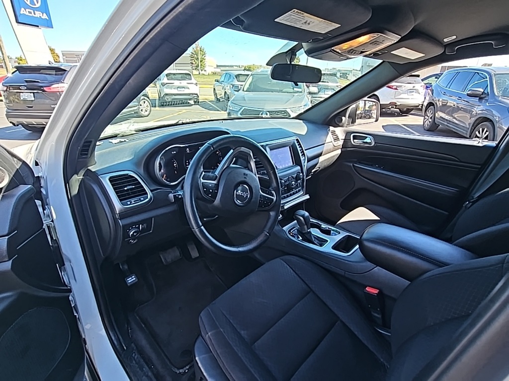 2018 Jeep Grand Cherokee Laredo photo 3