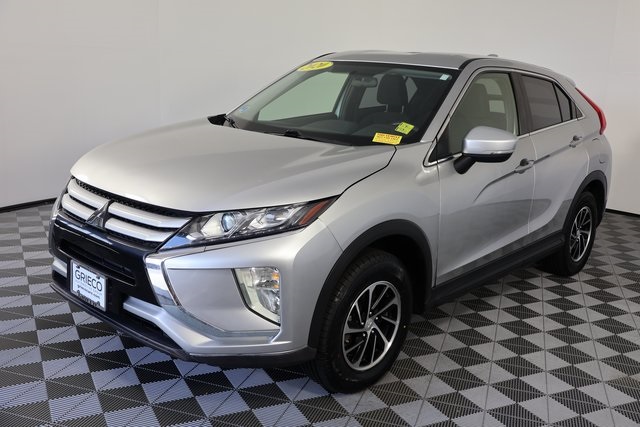 2020 Mitsubishi Eclipse Cross ES photo 2
