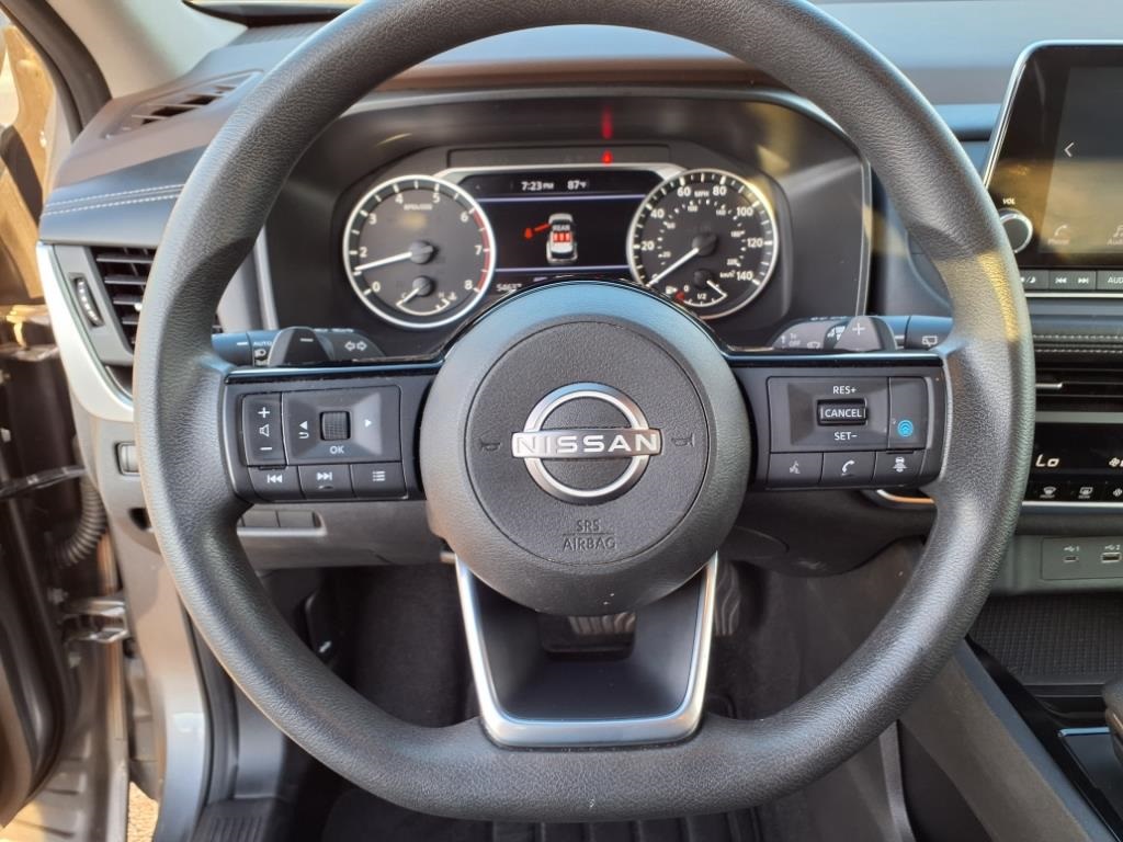 2023 Nissan Rogue SV photo 13