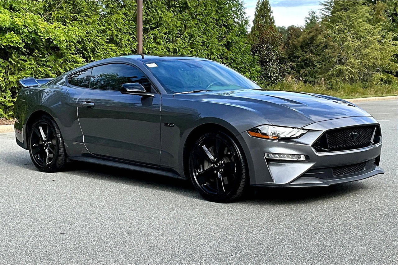 2023 Ford Mustang GT photo 2