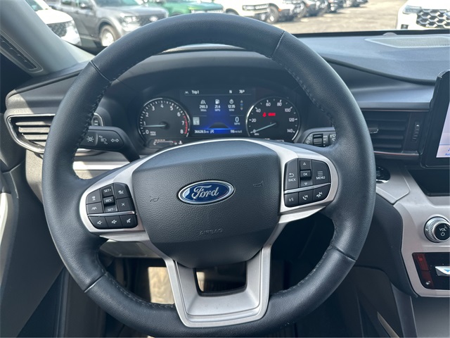 2023 Ford Explorer XLT photo 19