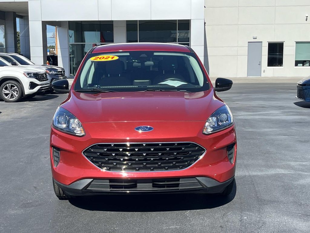 2021 Ford Escape SE photo 2