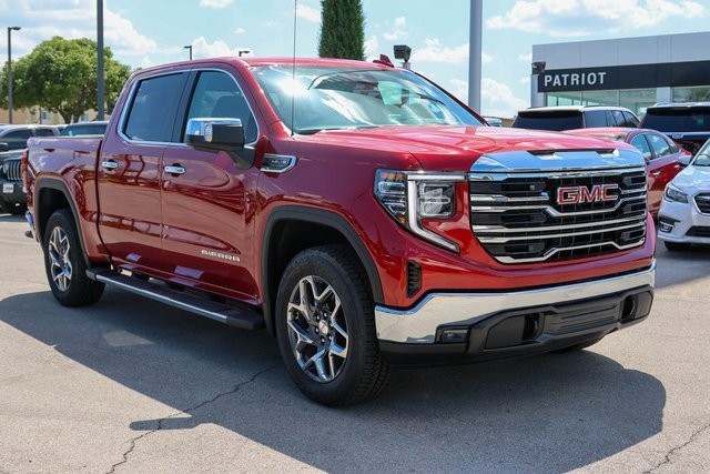 2025 GMC Sierra 1500 SLT