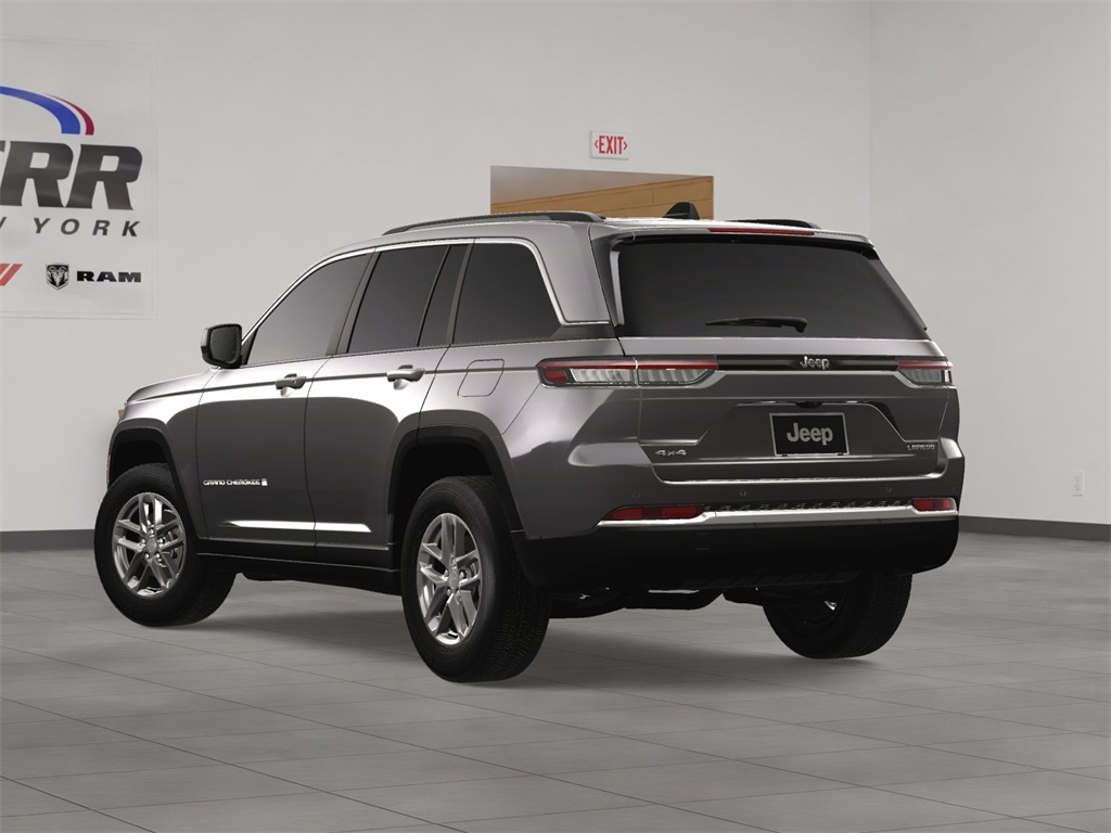 2025 Jeep Grand Cherokee Laredo photo 15
