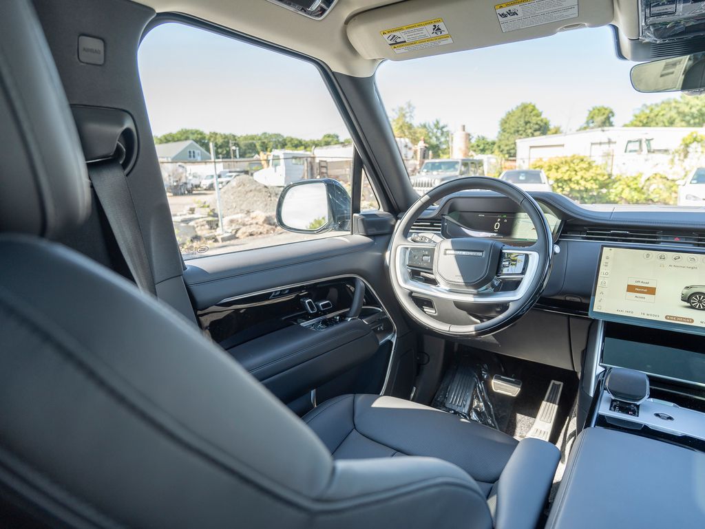 2025 Land Rover Range Rover SE photo 17