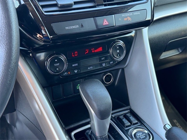 2022 Mitsubishi Eclipse Cross LE photo 21