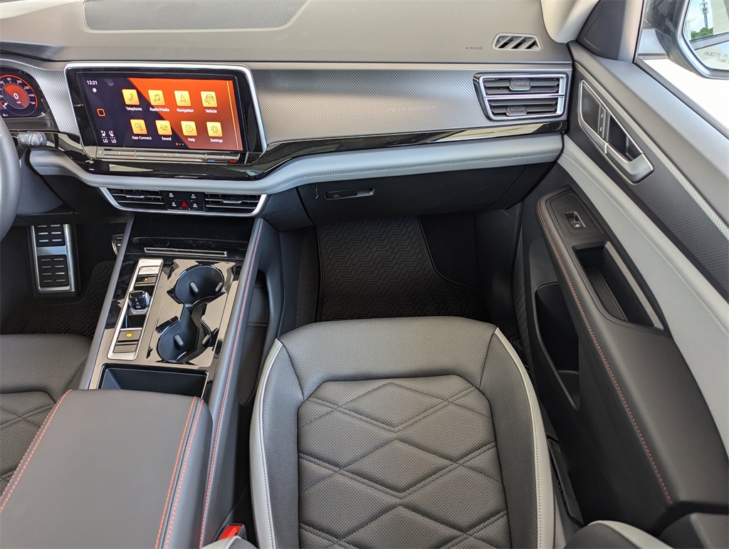 2025 Volkswagen Atlas SE Technology Peak Edition photo 11