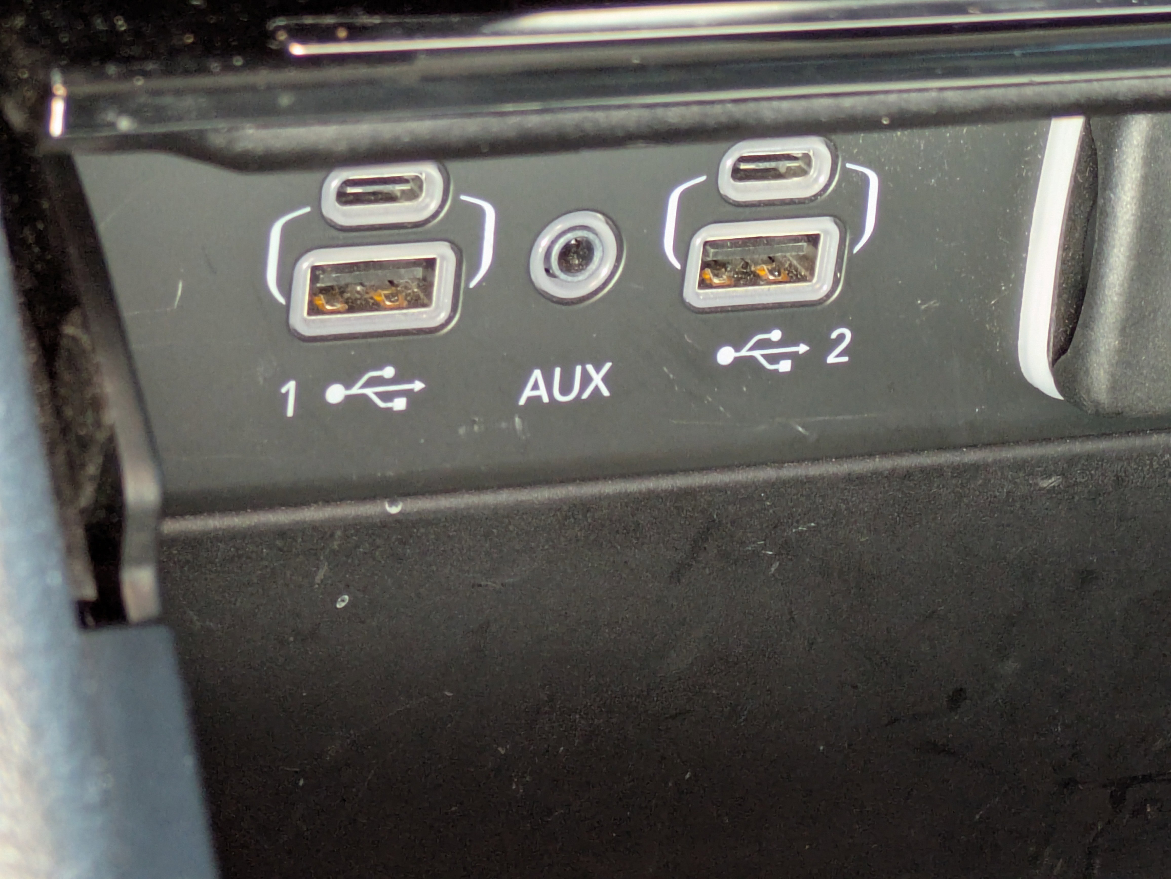 2023 Jeep Grand Cherokee Laredo photo 4