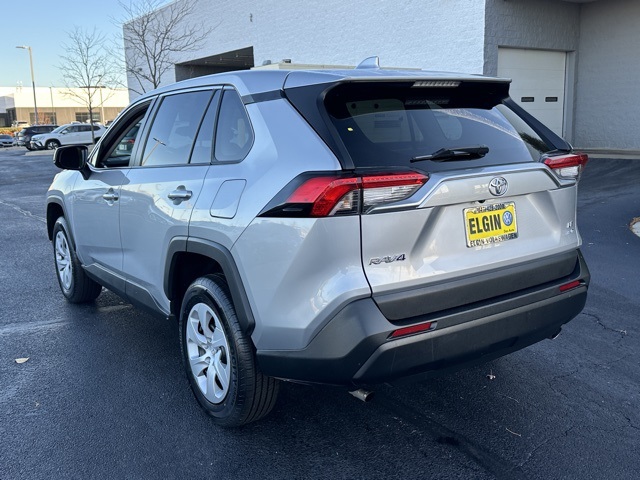 2024 Toyota RAV4 LE photo 3