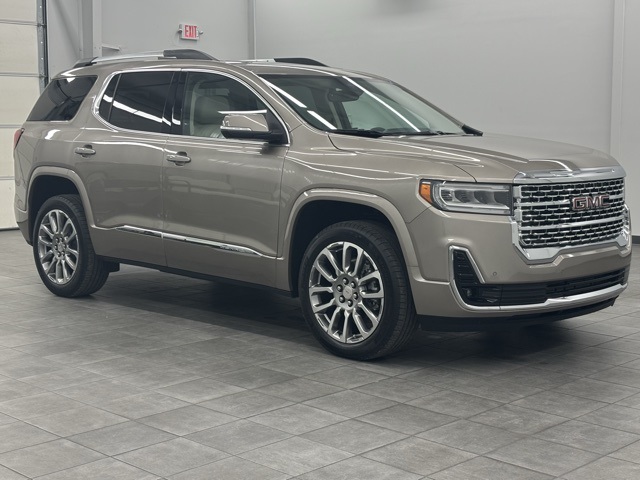 2023 GMC Acadia Denali's photo