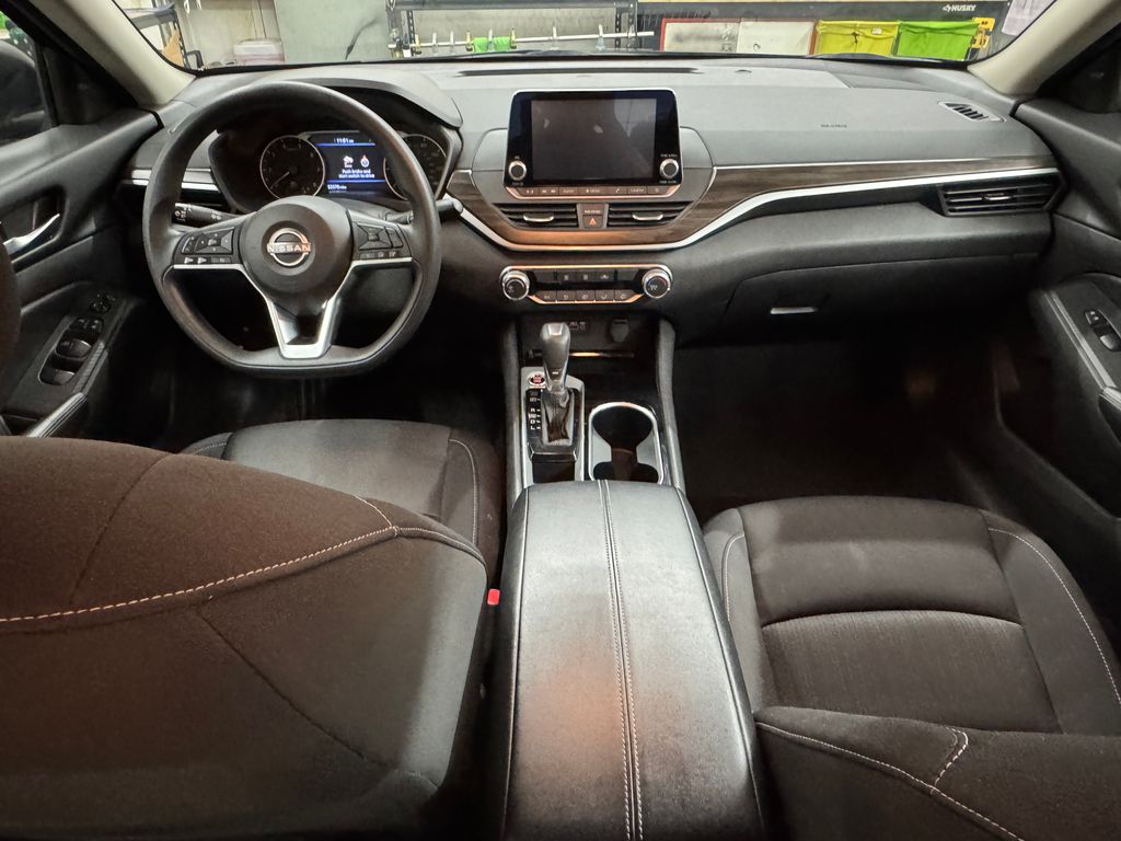 2024 Nissan Altima 2.5 SV photo 17
