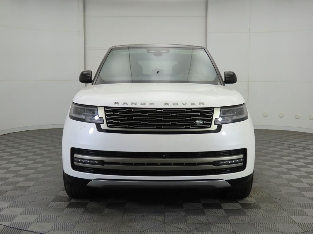 2025 Land Rover Range Rover SE photo 2