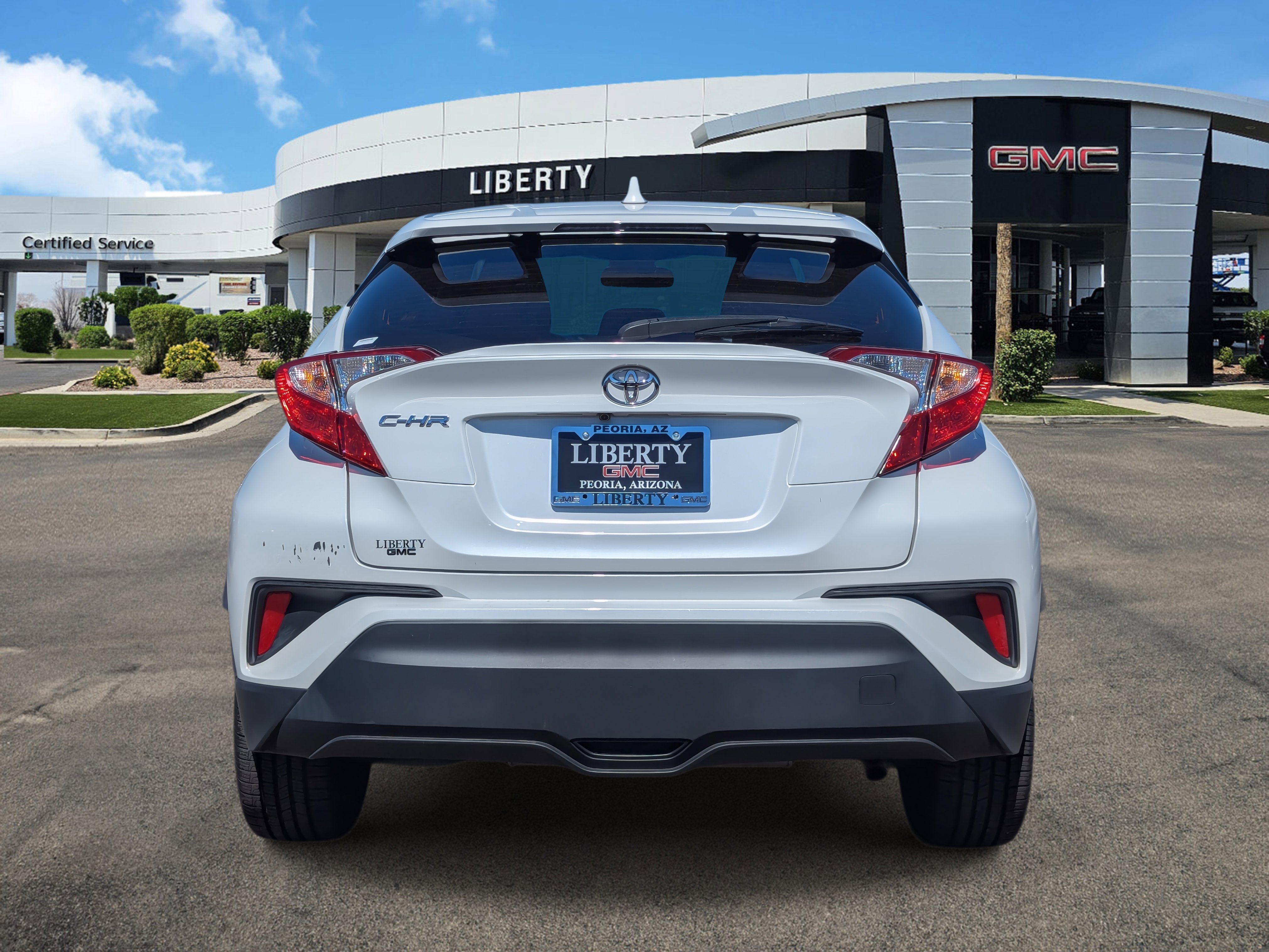 2021 Toyota C-HR LE photo 7