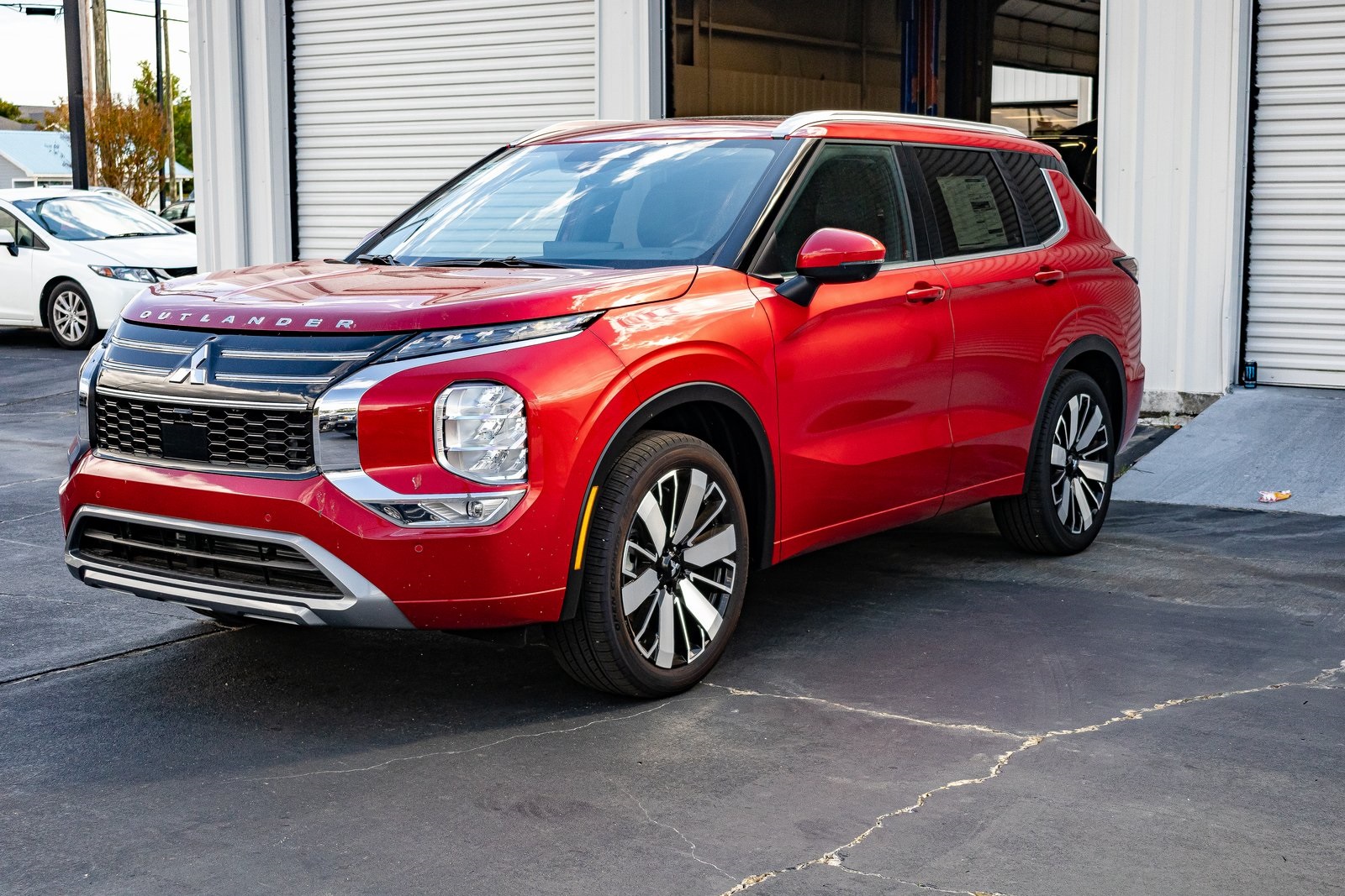 2025 Mitsubishi Outlander SEL's photo