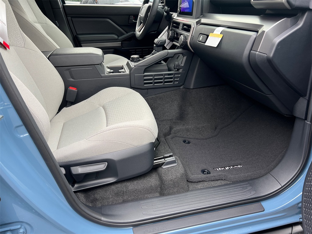 2025 Toyota 4Runner SR5 photo 13