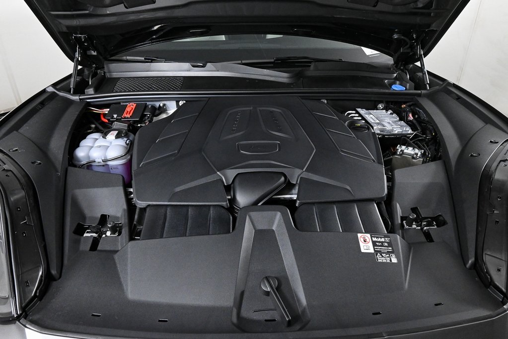 2025 Porsche Cayenne photo 35