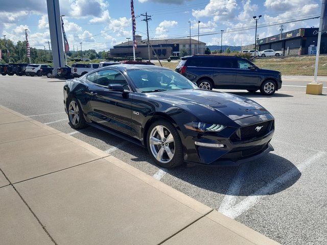 2018 Ford Mustang GT Premium photo 2