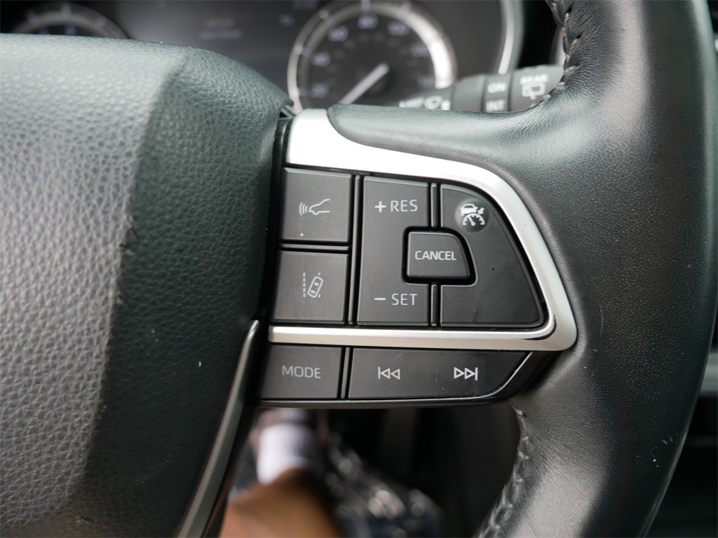 2022 Toyota Highlander XLE photo 22