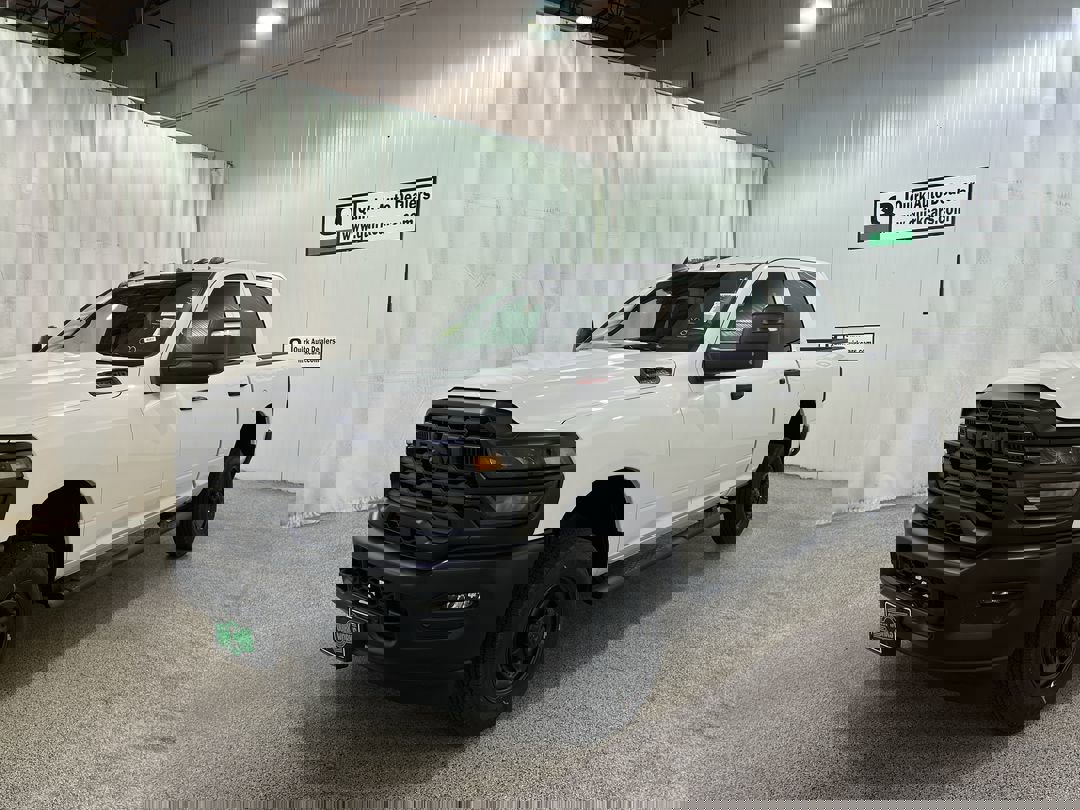 2025 Ram 2500 Tradesman photo 4