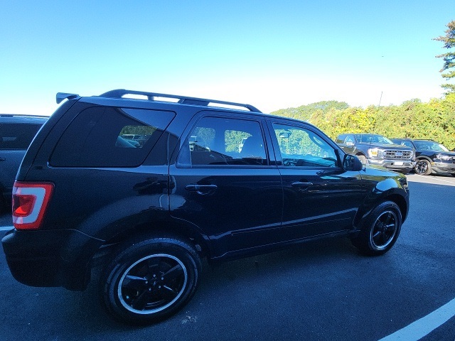 2011 Ford Escape XLT photo 2