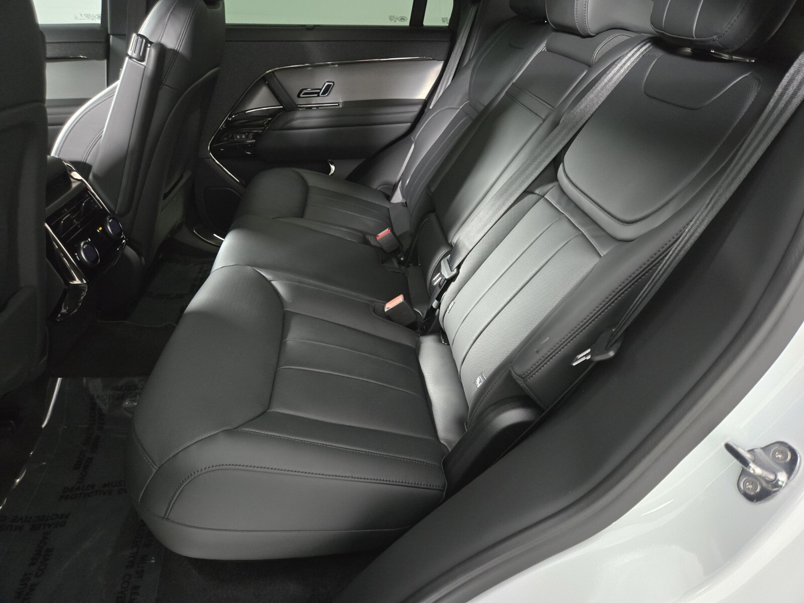 2025 Land Rover Range Rover Sport SE photo 4