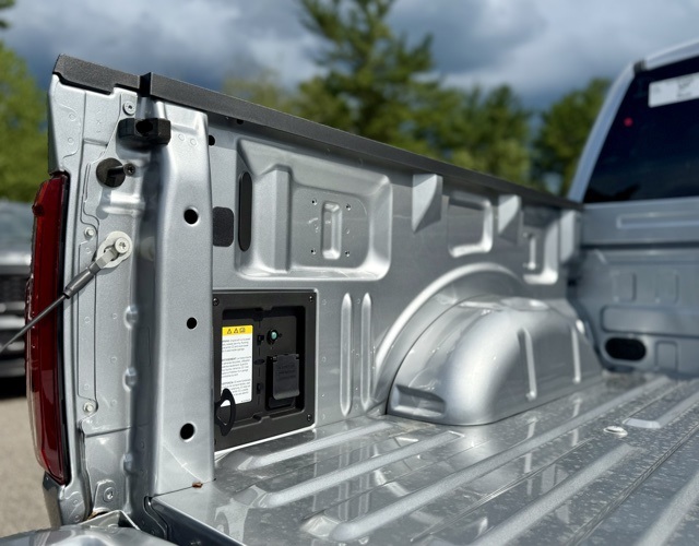 2025 Ford F-150 XLT photo 7