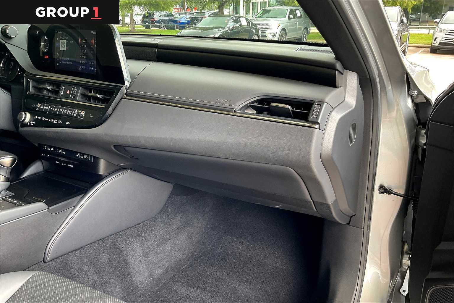 2022 Lexus ES 350 photo 16