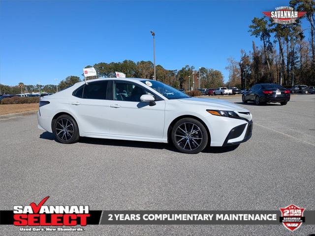 2023 Toyota Camry SE's photo