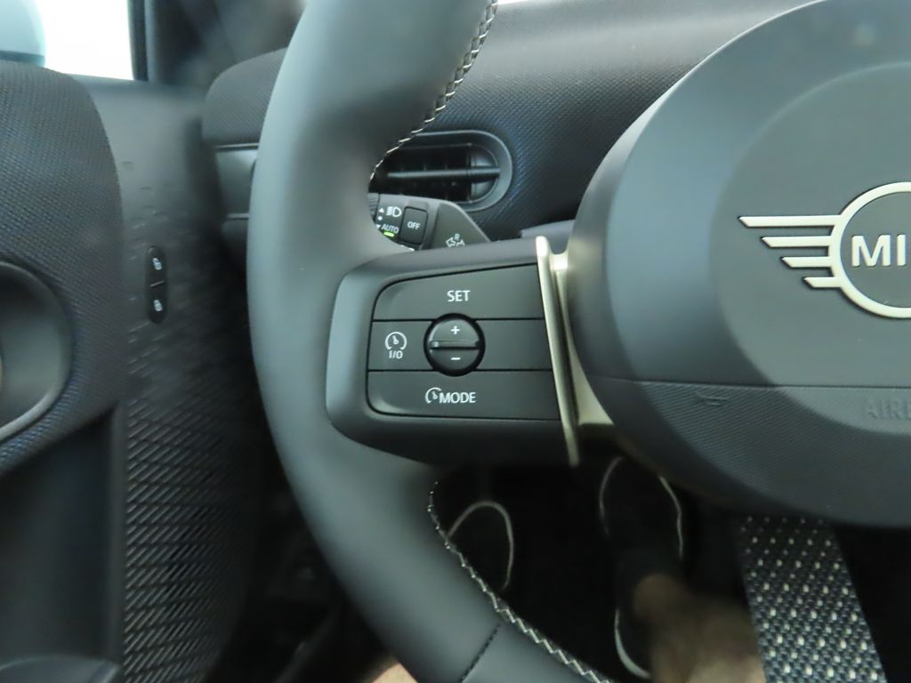 2026 Mini Cooper 2 Door Hardtop Signature photo 9