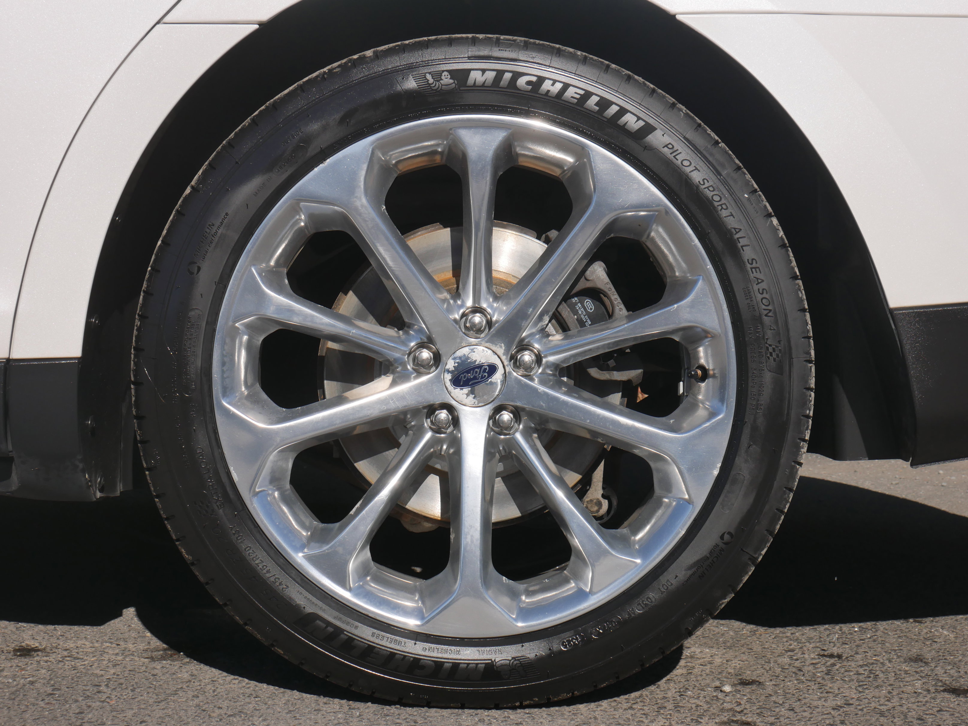 2016 Ford Taurus Limited photo 3