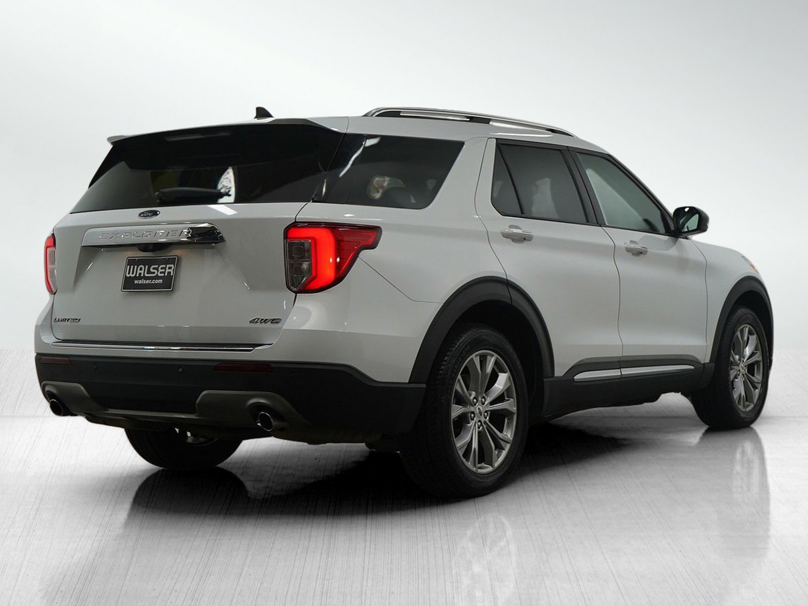 2023 Ford Explorer Limited photo 3