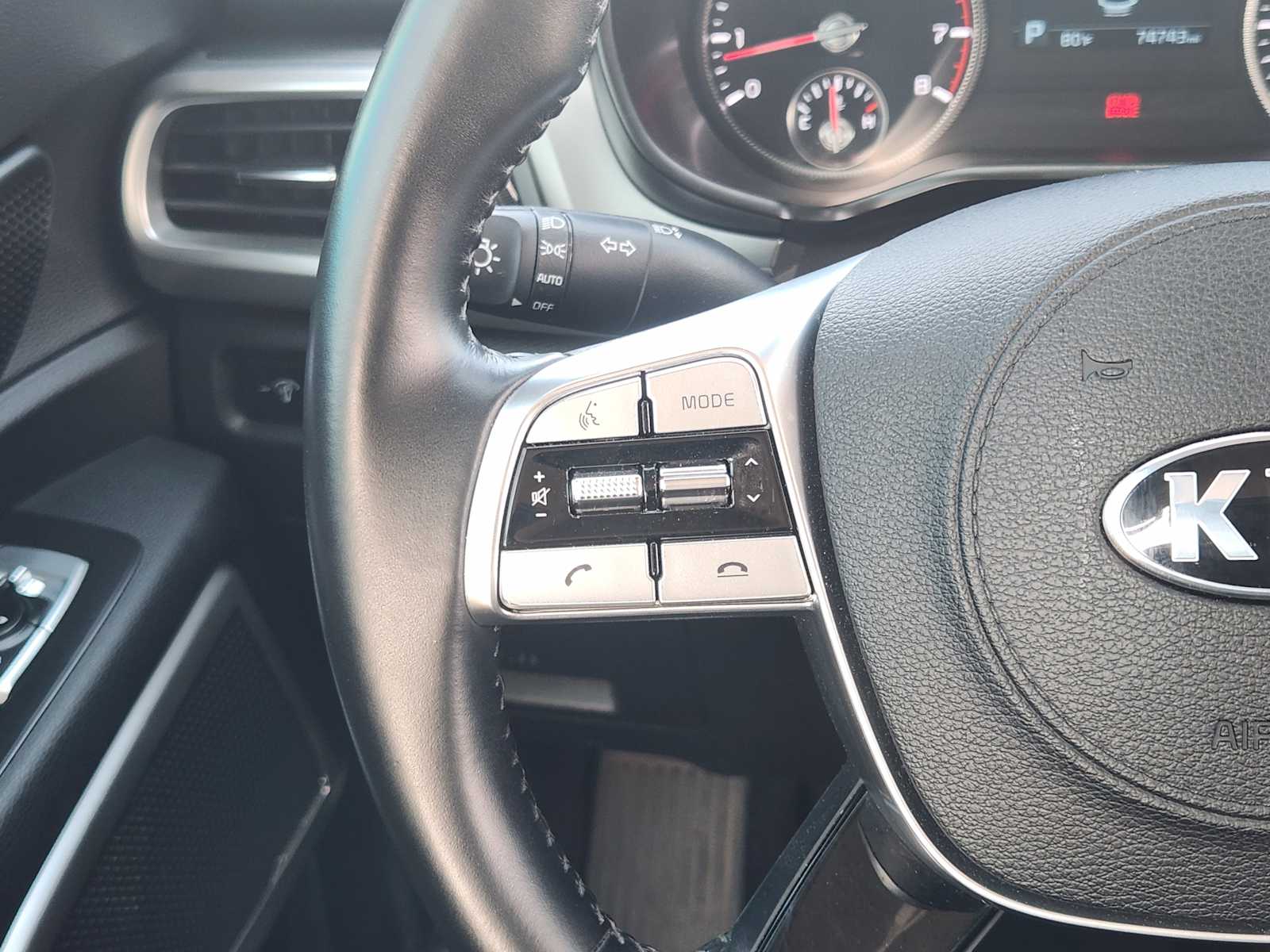 2021 Kia Telluride LX photo 26