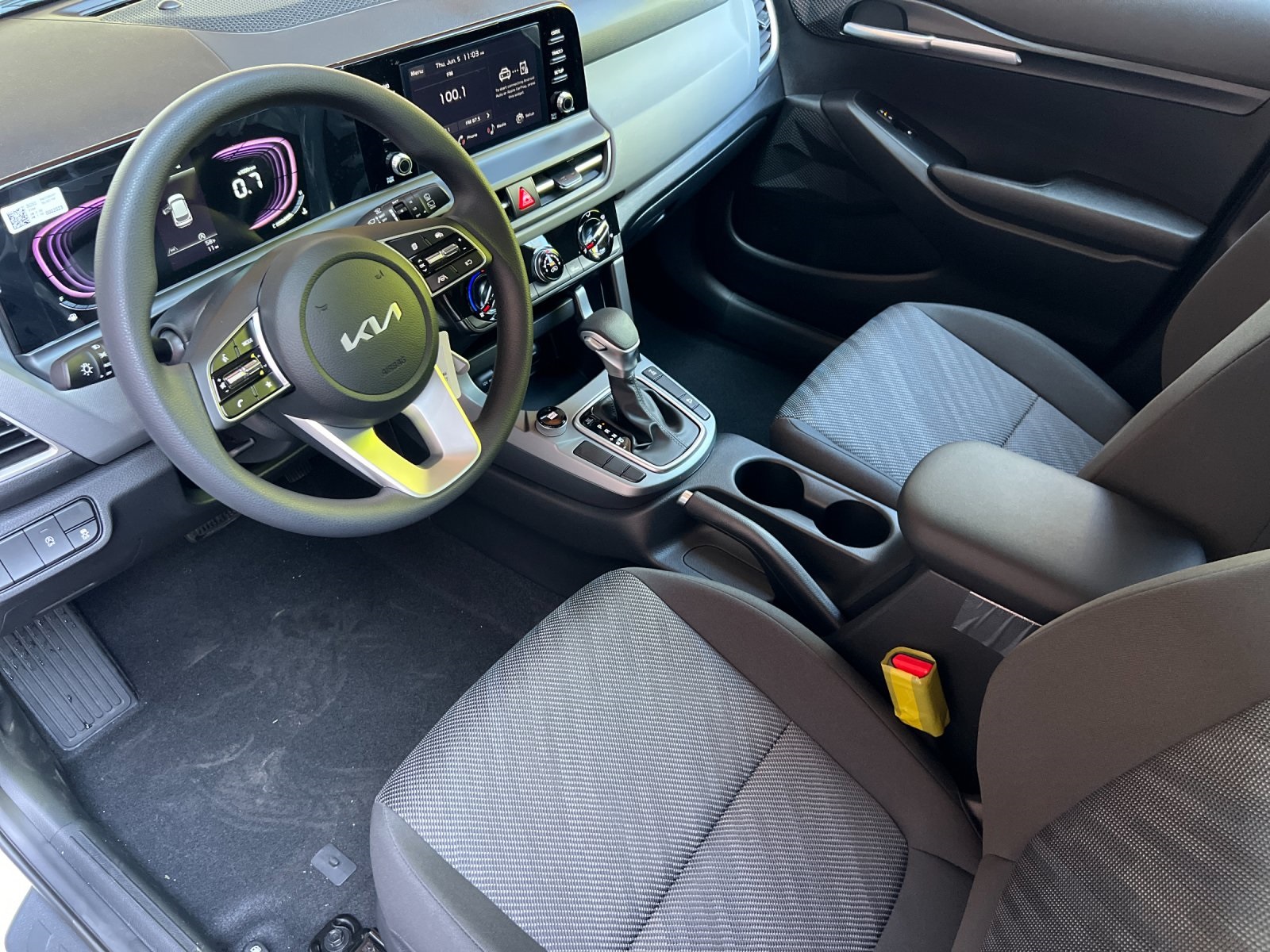 2025 Kia Seltos LX photo 8