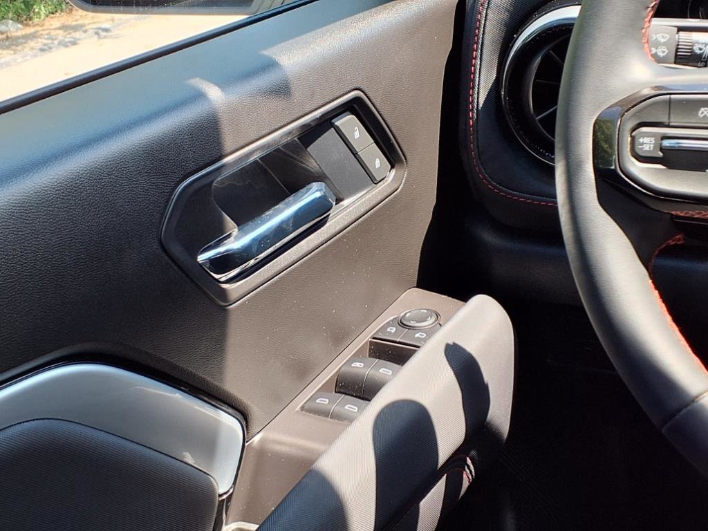 2025 Chevrolet Colorado Z71 photo 12