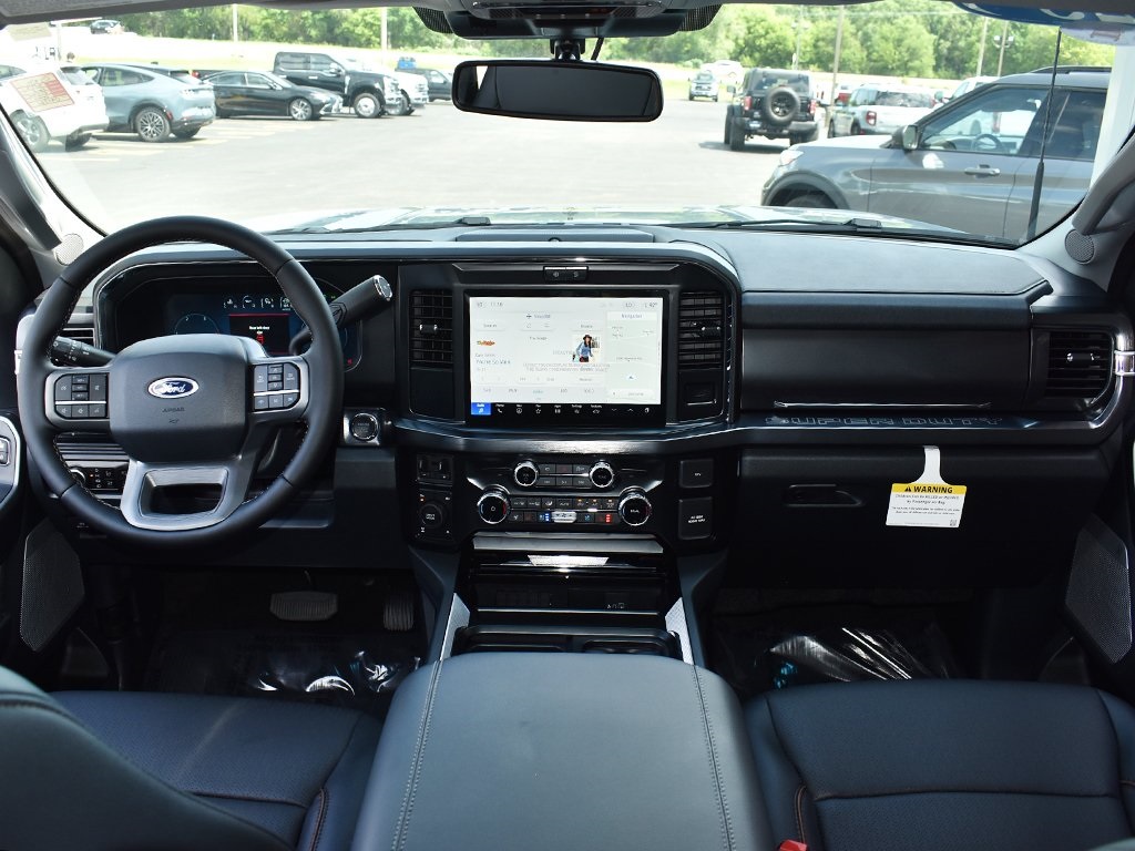 2025 Ford F-250 Lariat photo 4