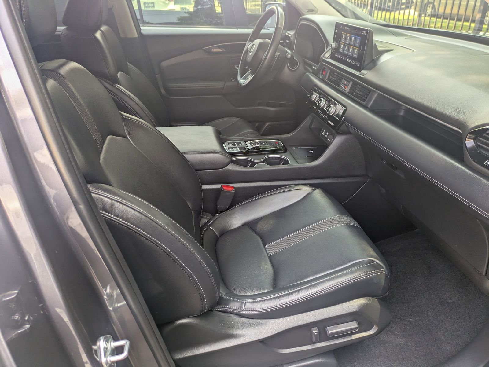 2023 Honda Pilot Touring photo 30