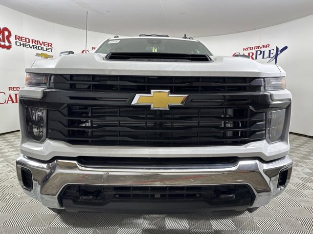 2025 Chevrolet Silverado 3500HD Work Truck photo 2