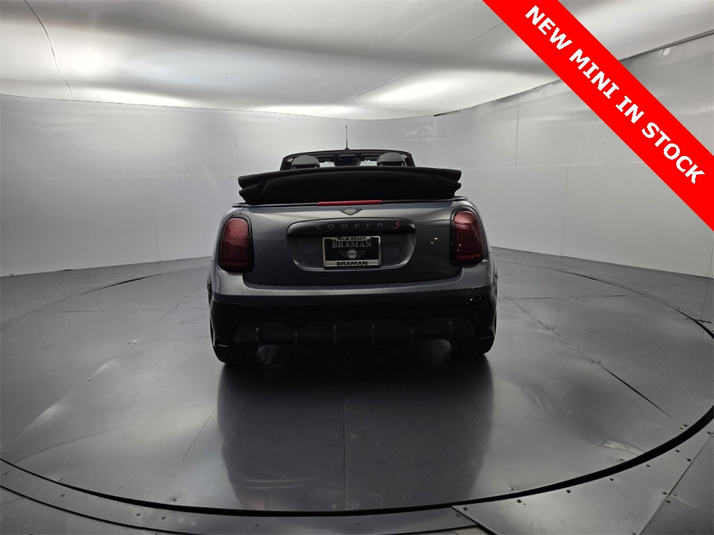 2026 Mini Cooper Convertible Iconic photo 8