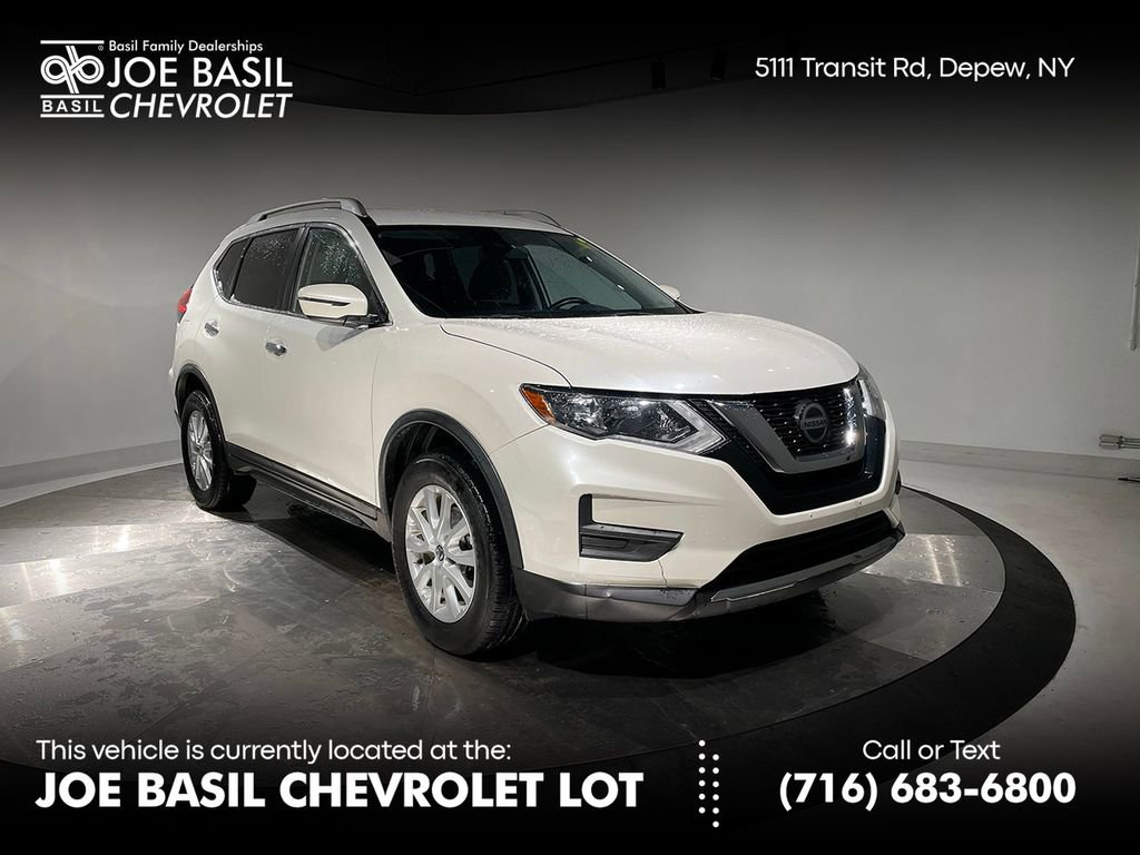 2020 Nissan Rogue SV's photo