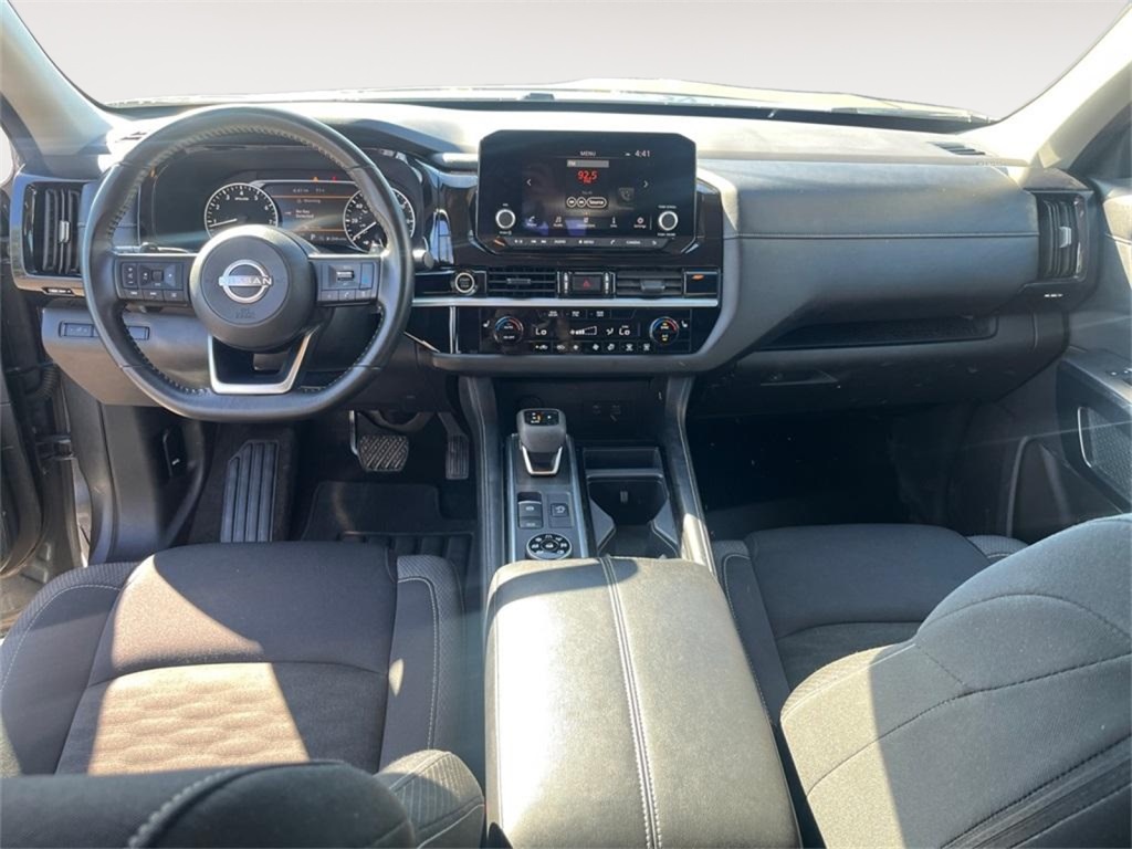 2024 Nissan Pathfinder SV photo 11