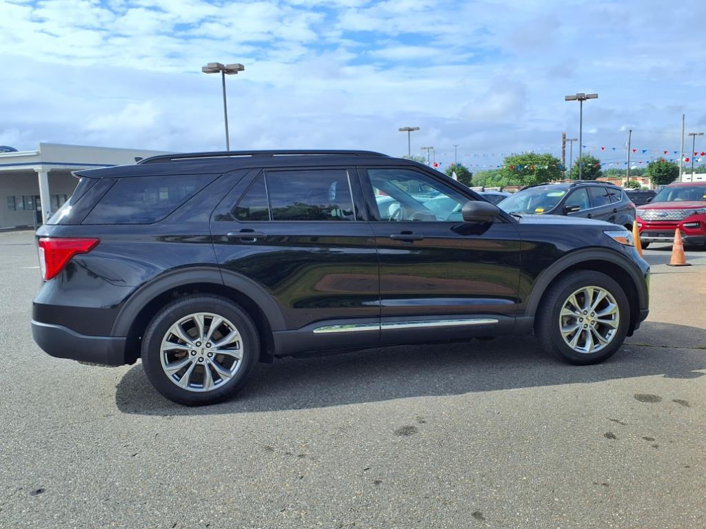 2021 Ford Explorer XLT photo 4